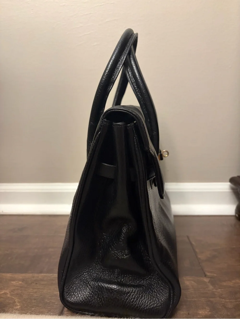 Vintage Italian leather structured carryall in a designer inspired silhouette - Picture 3 of 7